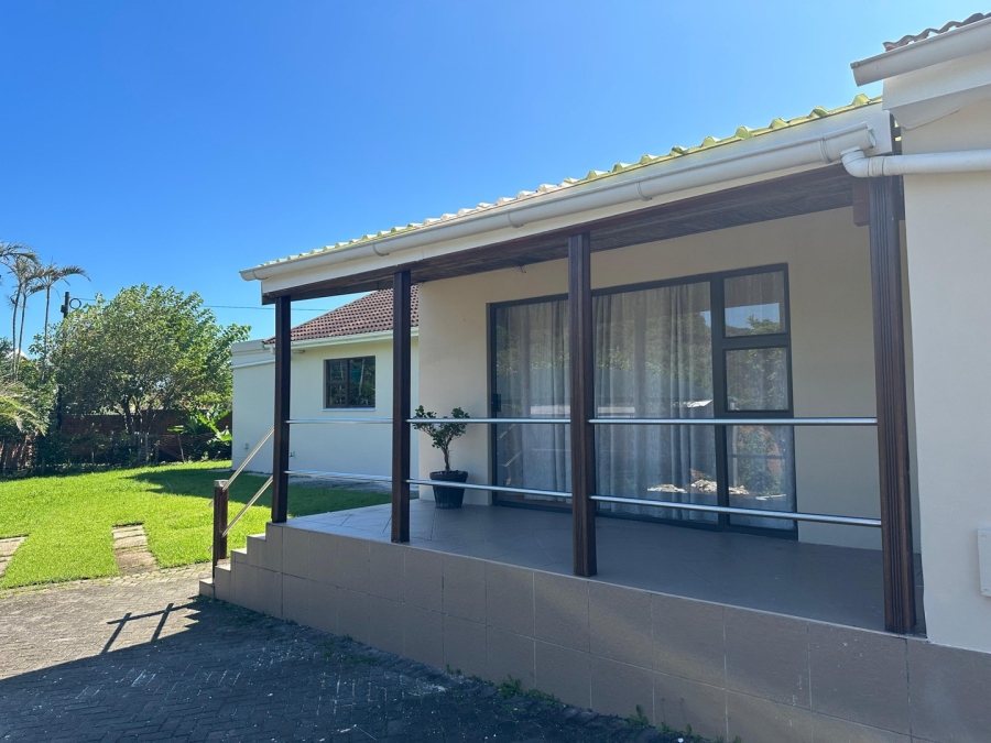 4 Bedroom Property for Sale in Sunrise On Sea Eastern Cape